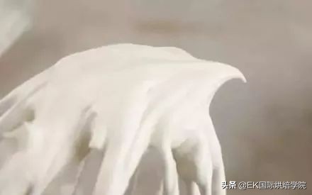 学不会这2点淡奶油打发关键点，打1000次你也打不好