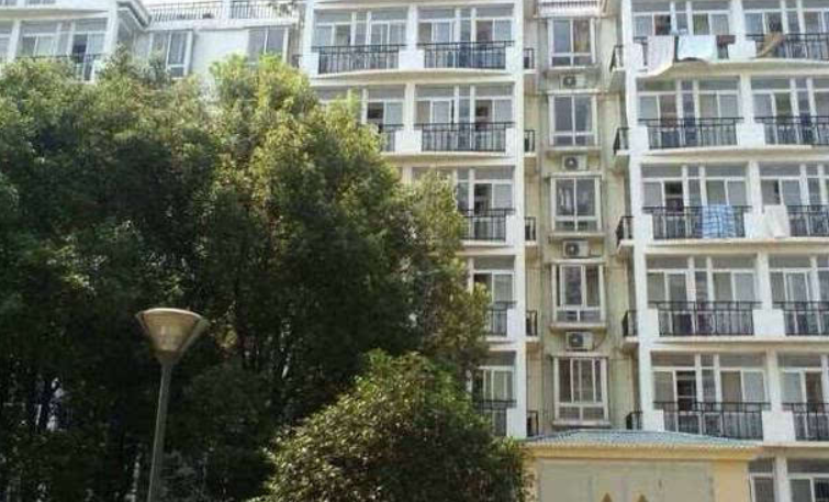 大学宿舍等级划分，从豪华到寒酸对比相当明显，看你属于哪一档？