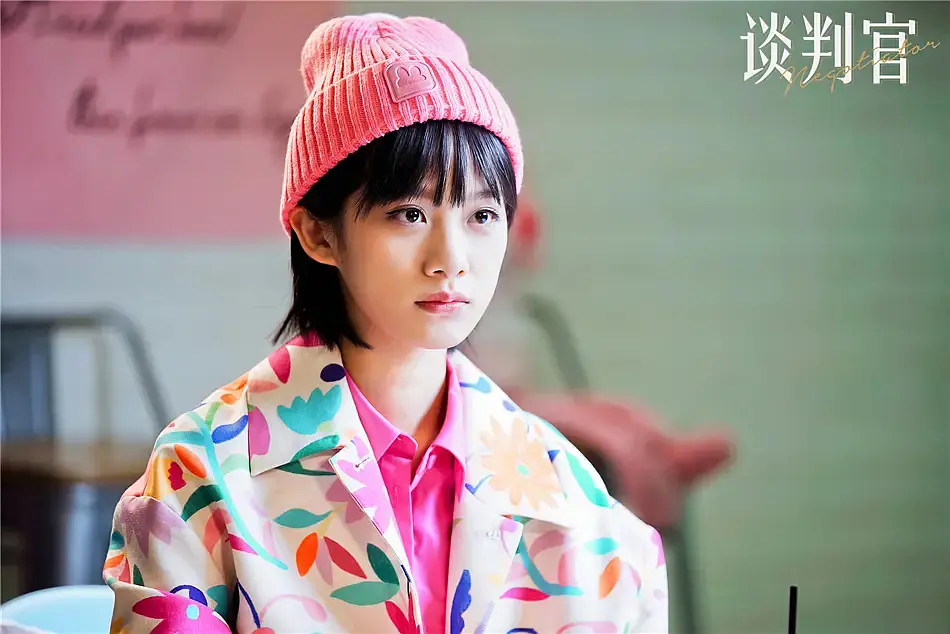 进娱乐圈的10位网红,有人演8部女主不火,有人身份横跨演员歌手