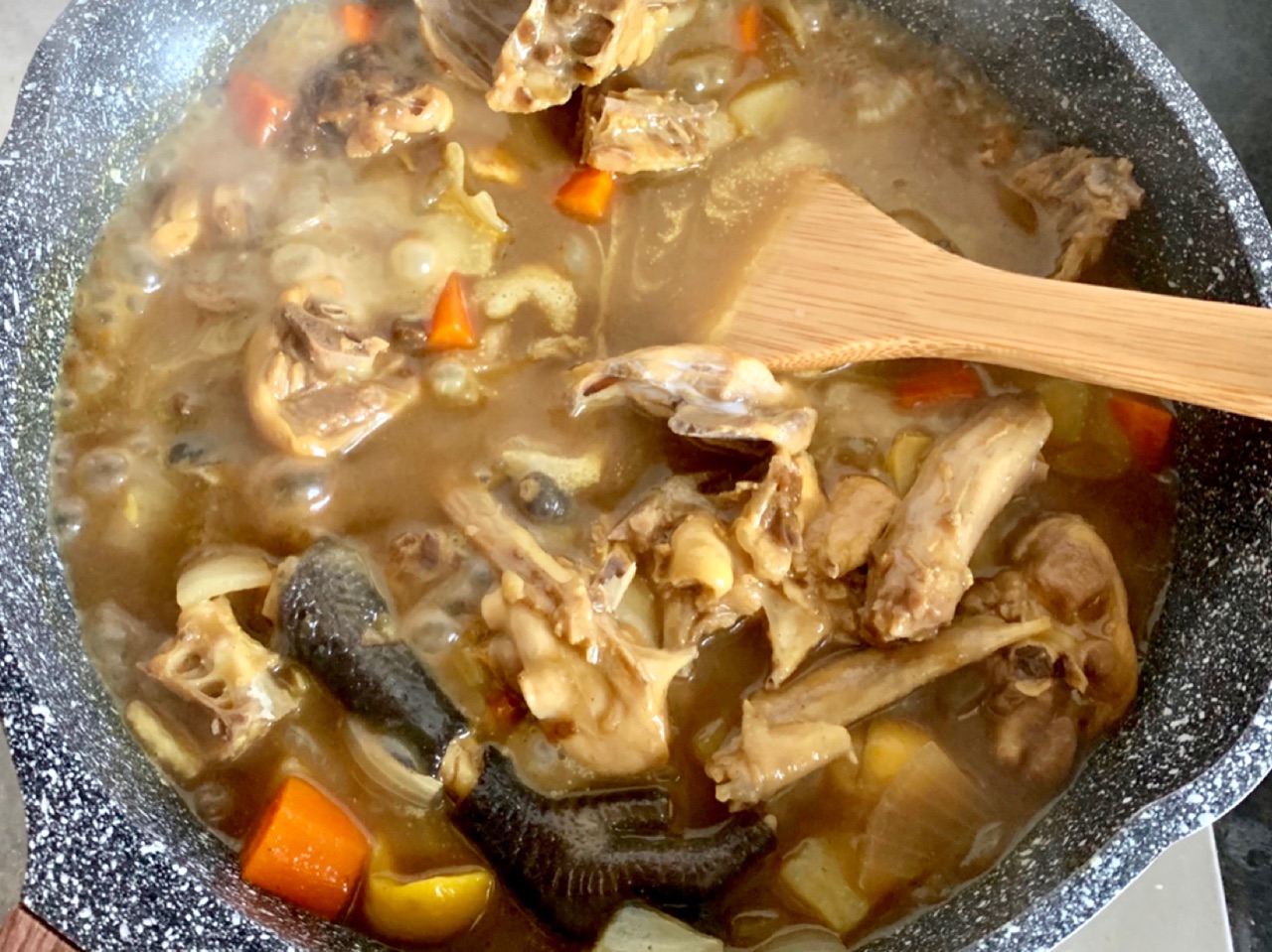 鸡肉这样做太入味了，汤汁浓郁，拌饭吃味道更好