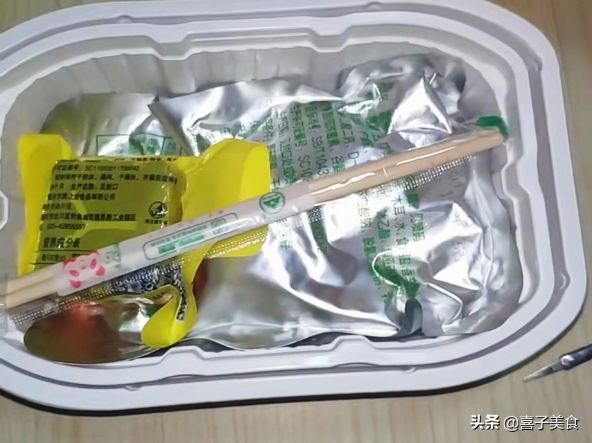 大厨告诉你自热方便火锅的原理，他的正确吃法