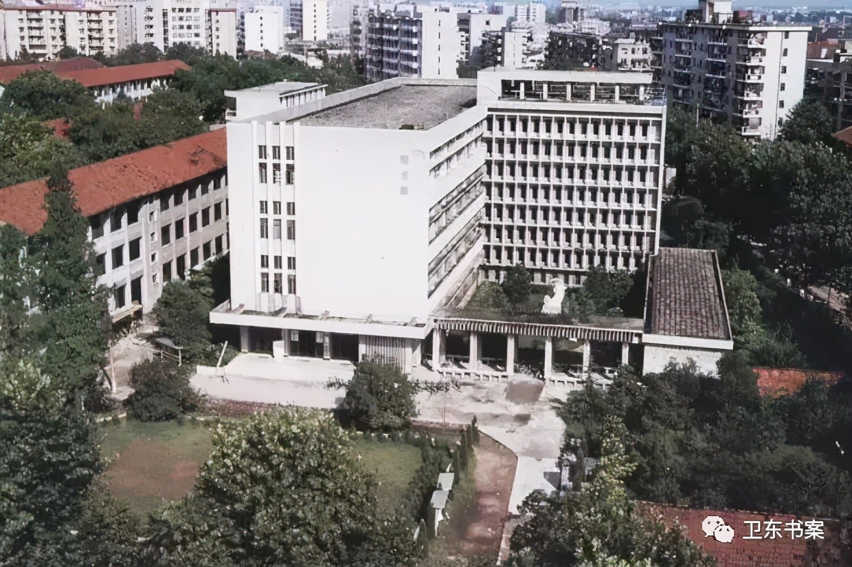 突破传统的江大高教模式（1）