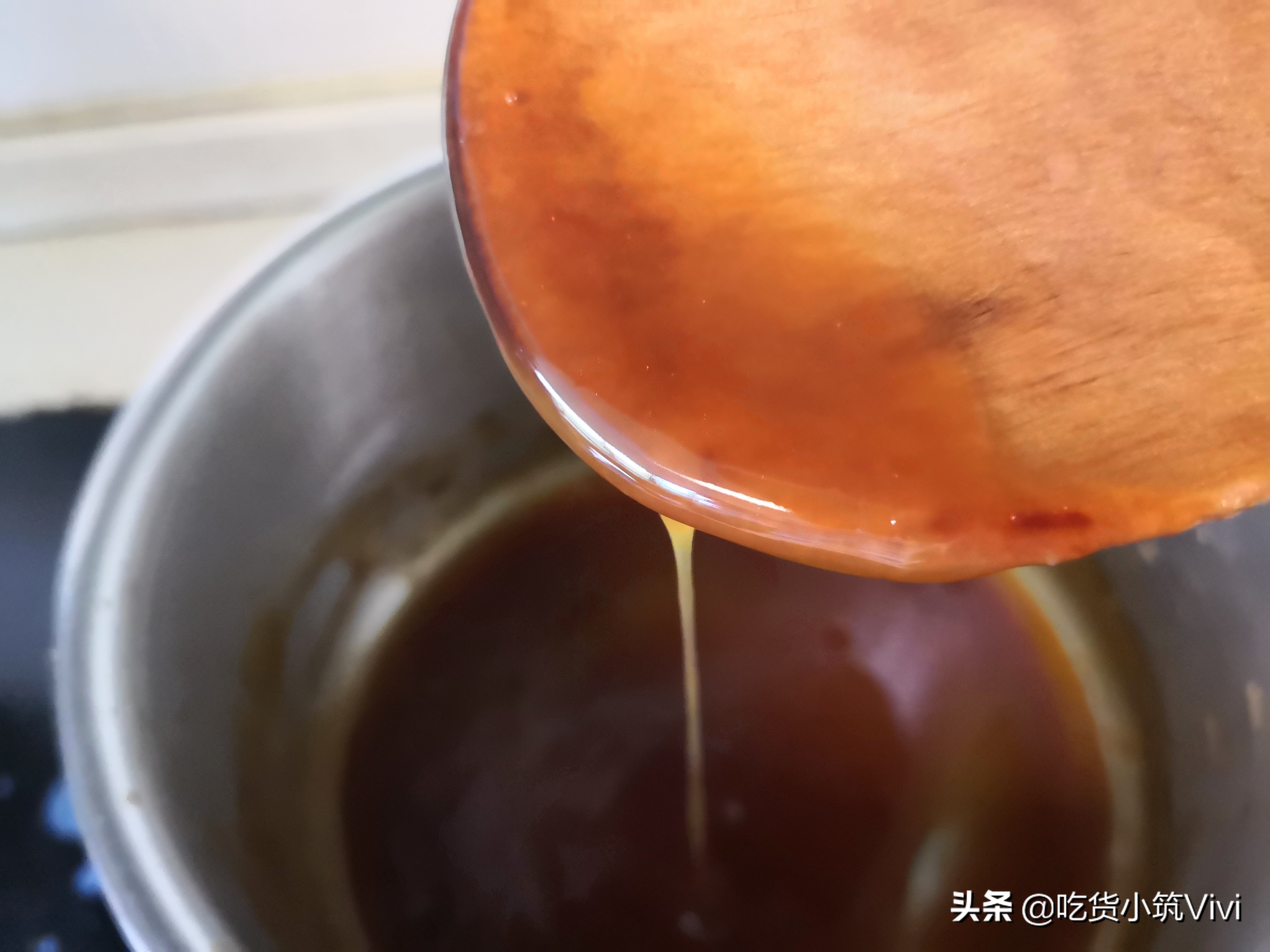 豆腐泡这样吃，不煎不炸、上锅一蒸10分钟出锅，荤素搭配真美味