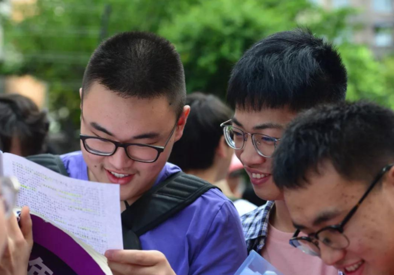 高考前一天该做什么，才不会影响考试发挥，班主任给出答案