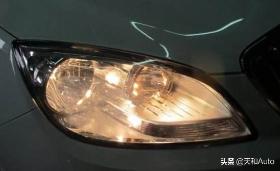 汽车大灯改装类型：氙气灯与LED大灯优缺点解析