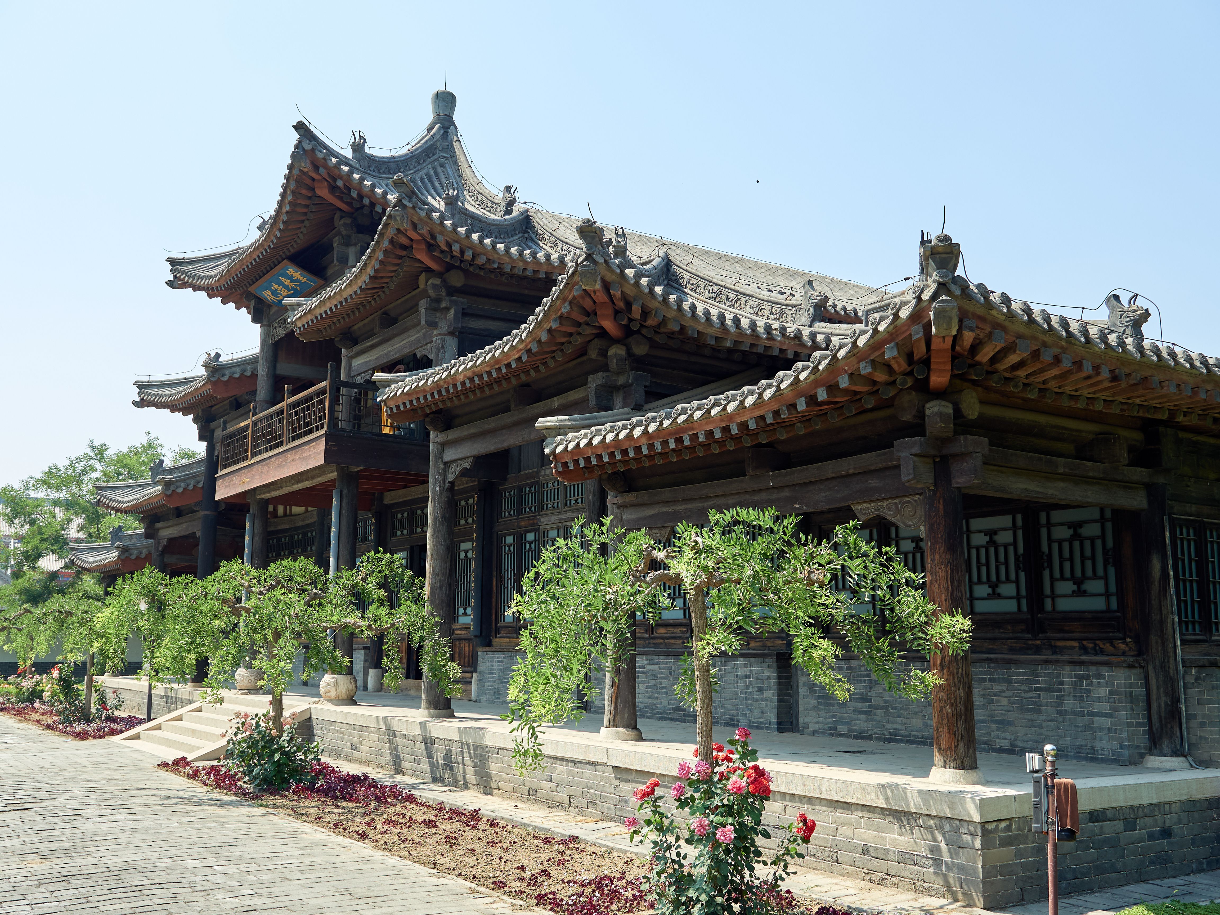 硬山屋顶和悬山屋顶都是两坡顶(中国传统古建筑屋)