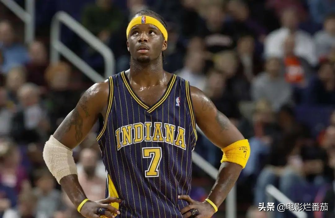 史上最惨烈的NBA斗殴现场！这部纪录片，揭开奥本山宫殿冲突之谜