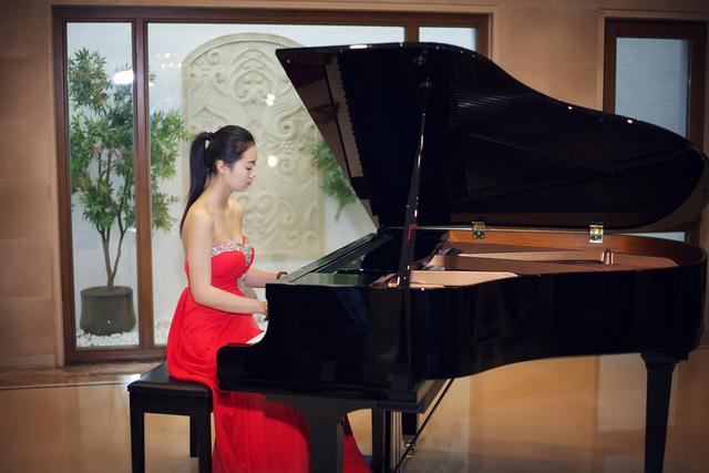 成人钢琴培训（成人学钢琴是否可以自学）