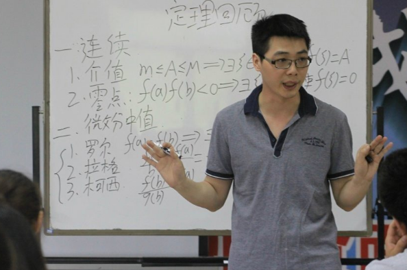 考生高考成绩不到500分，被武汉一所211大学录取，很多人不看好