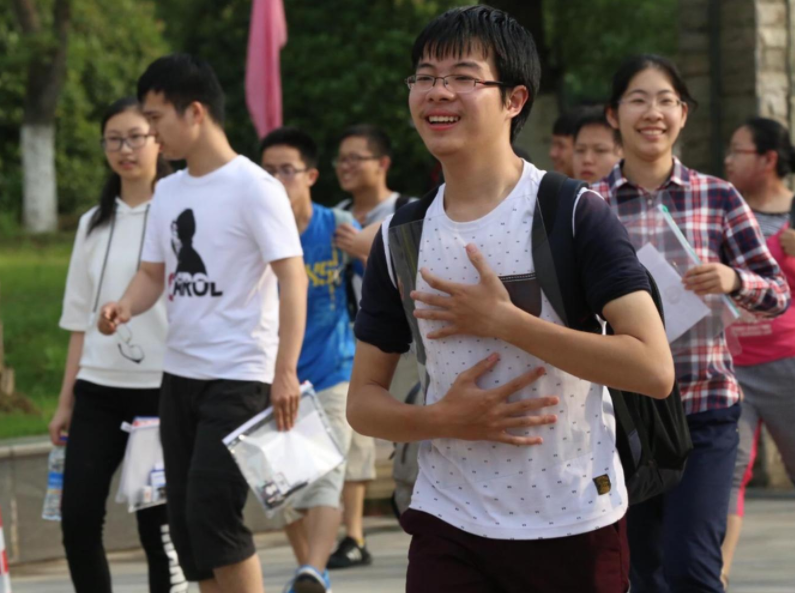 高考600分是什么水平？高中老师直言，是多数学生的“天花板”