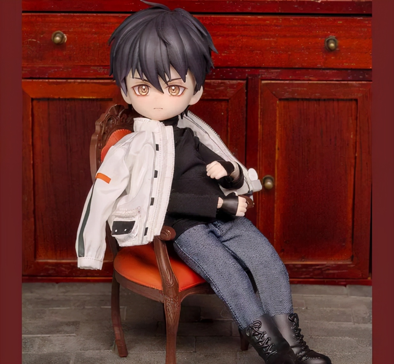 《全球高考》漫画出人偶公仔了，一共四款，造型很酷，白发受争议