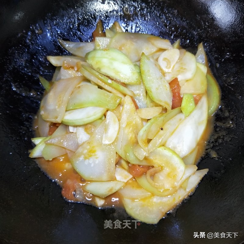 酸溜溜的味道，酸爽可口，开胃下饭，还帮油腻腻的肠胃减减负