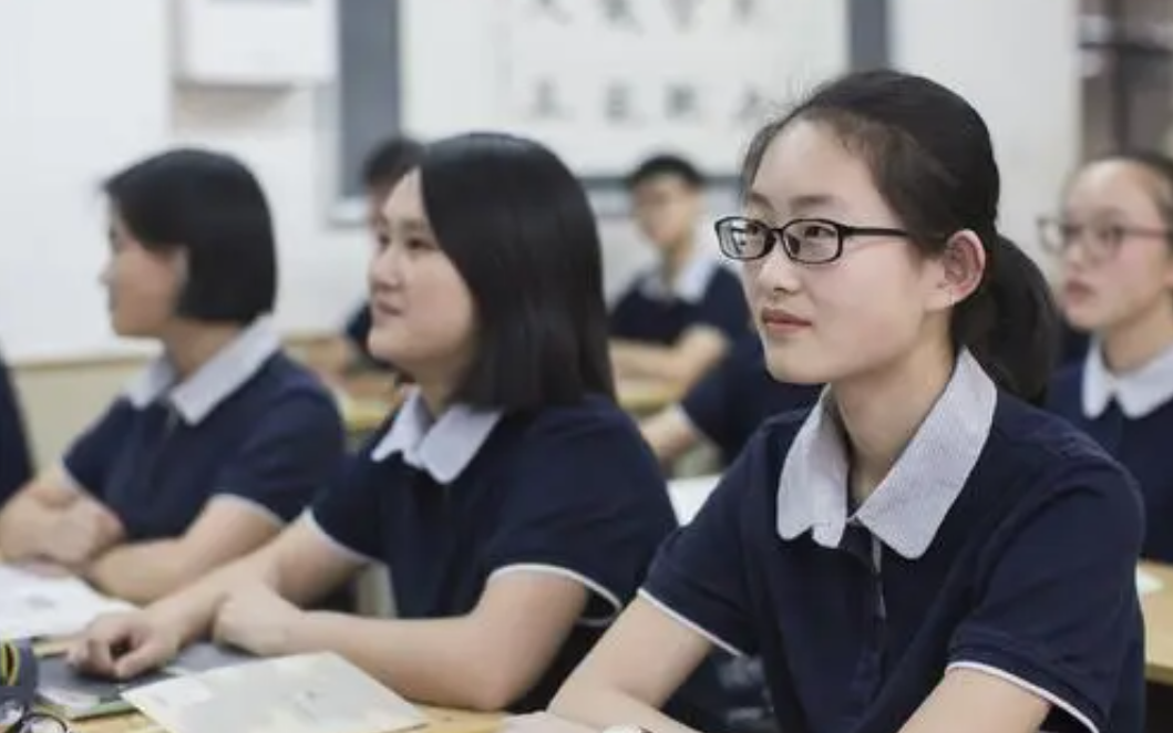 高中日语班供不应求，英语却惨遭学生嫌弃，主科地位开始动摇