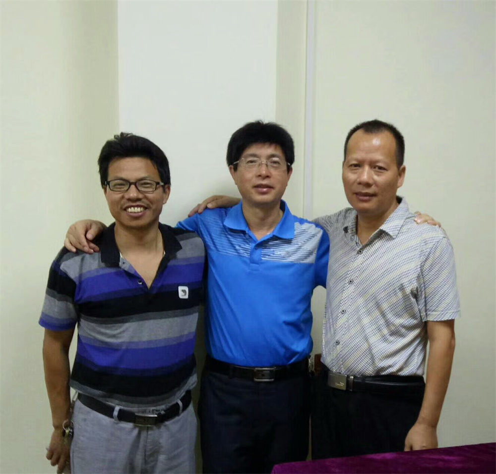 胡刚毅诗歌评论二篇