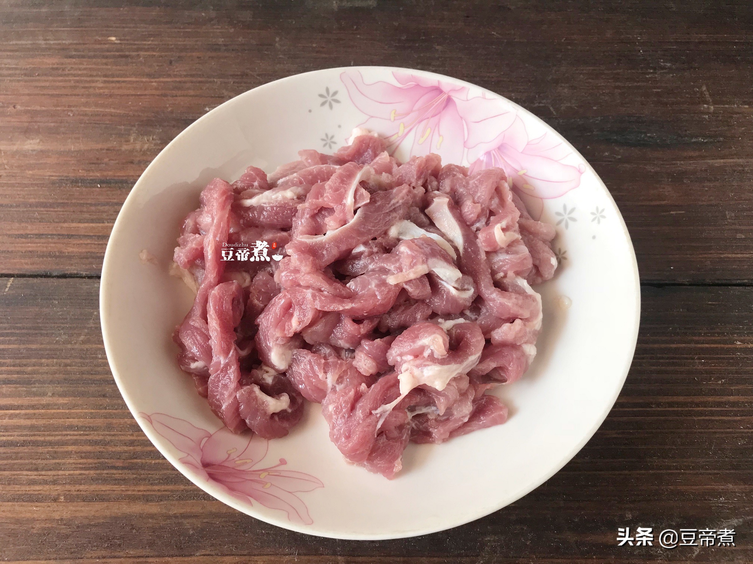 此菜便宜又好吃，经常吃能预防感冒，还壮阳补阴，东北老铁都知道