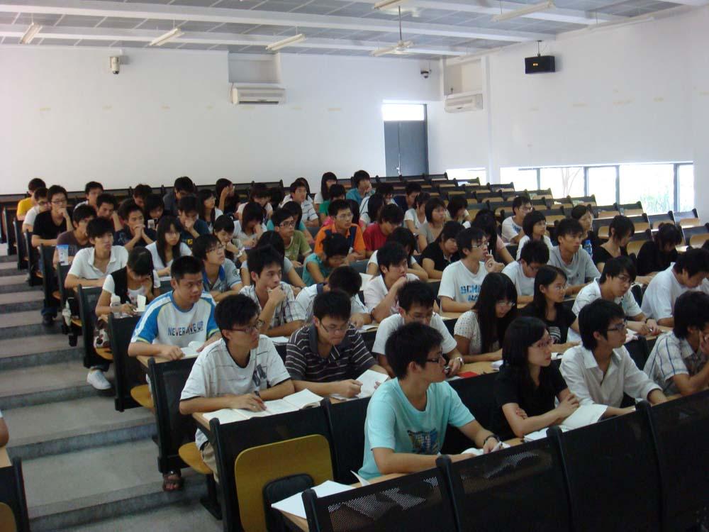 世界大学排行榜新鲜出炉，清华北大难分伯仲，国科大表现亮眼