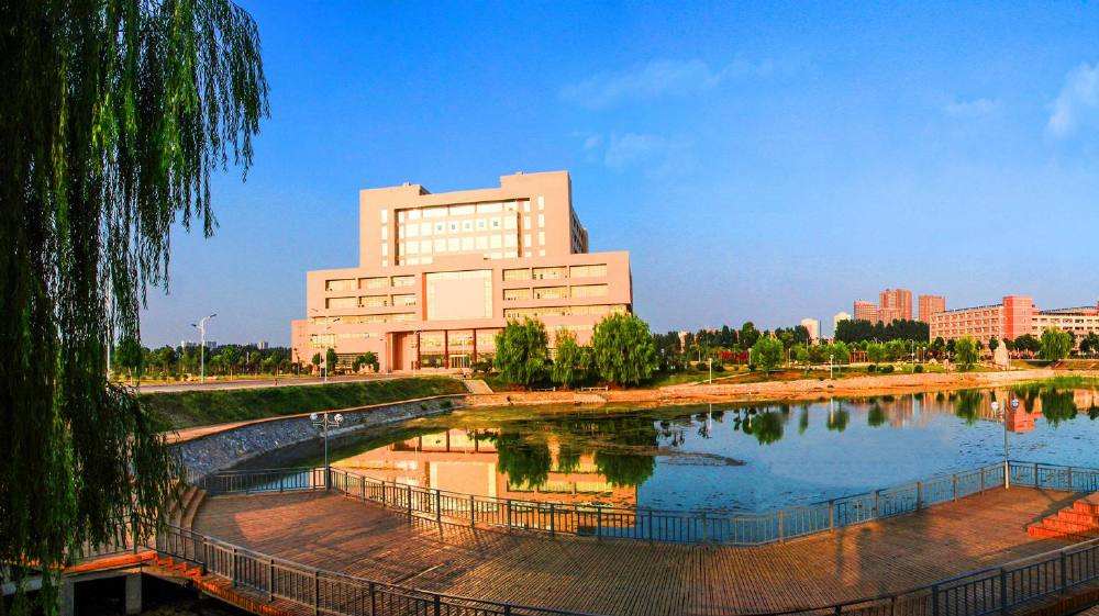 河南南阳有3所本科院校，其中一所在风景区，每年只招生50人