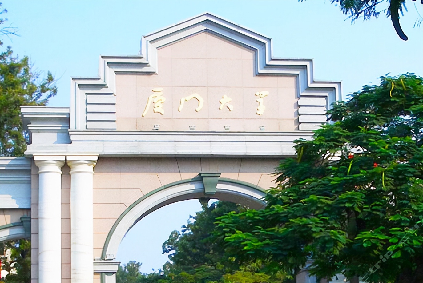 大学跟学院有什么区别（大学）