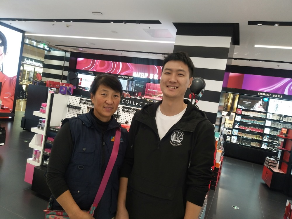 家在车上，生活在路上 | 致敬每一位货车司机