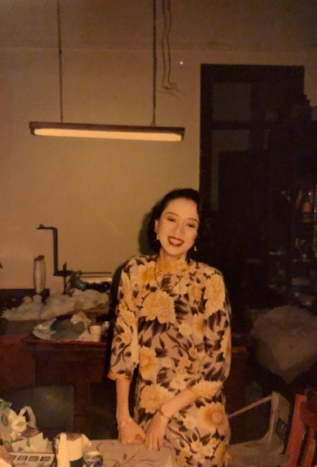 梅艳芳罕见照：从4岁到40岁，34张照片看尽“女人花”短暂的一生