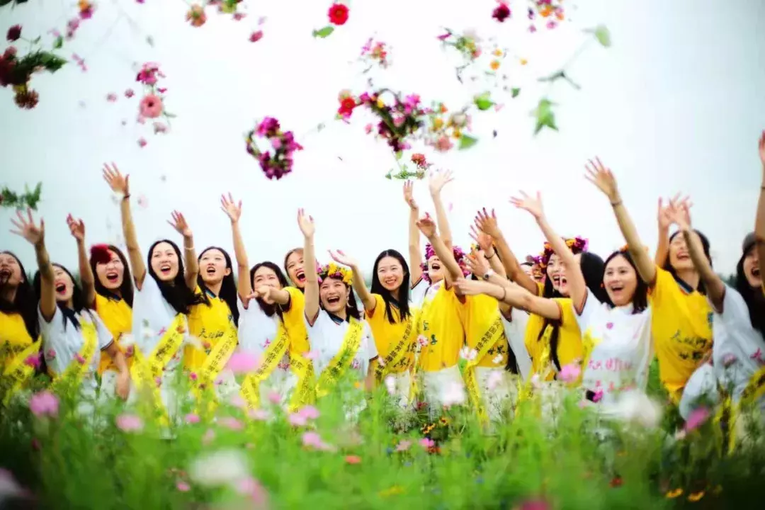 世界旅游小姐畅游巴彦淖尔，美女＋美景，保证让你看花眼