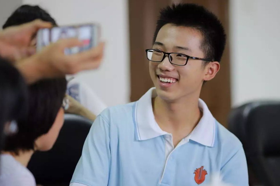 为啥高三“黑马”都是男生？教育工作者给出答案，女生真比不了