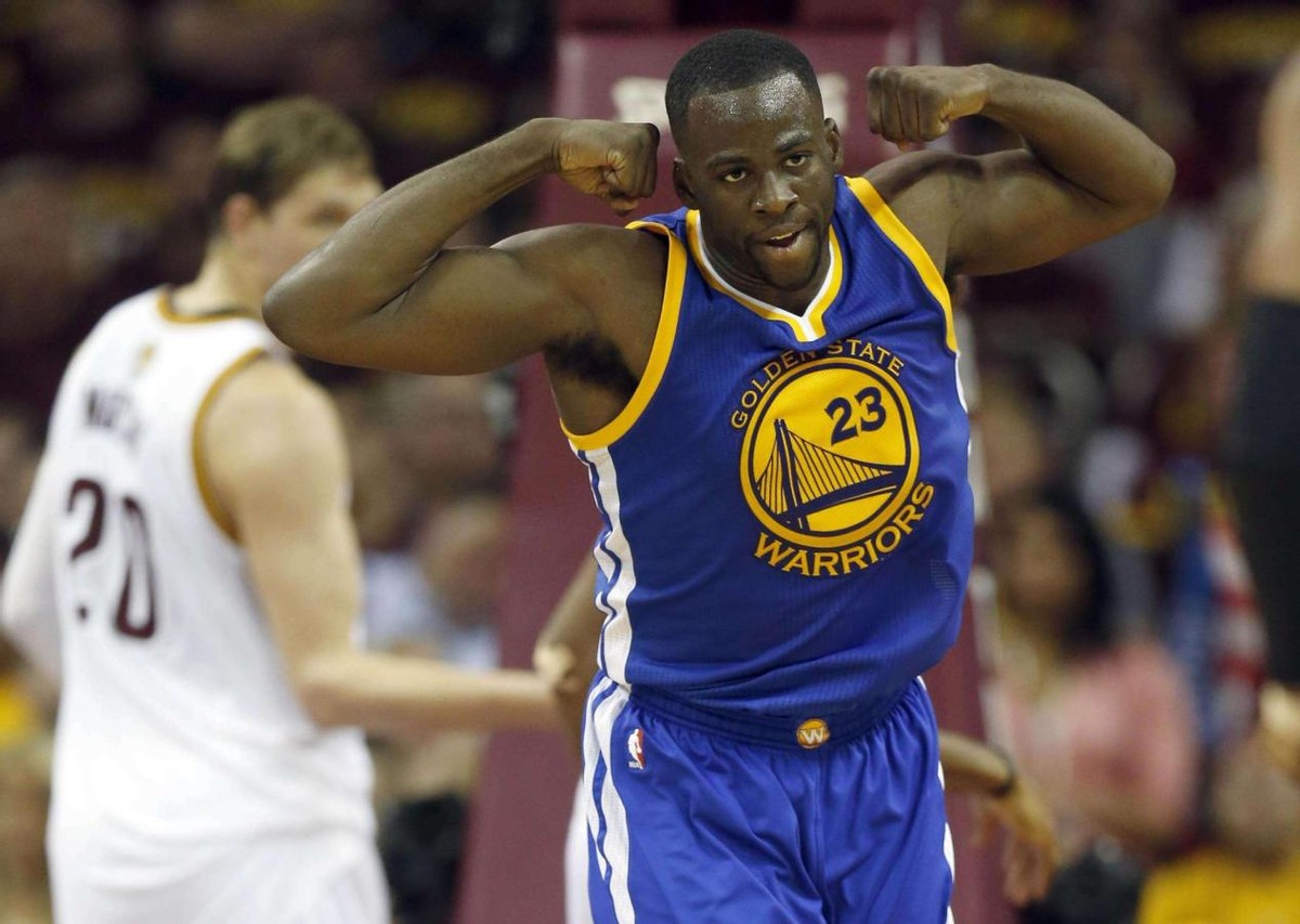 NBA颜值担当排行榜：盘点球场上的帅气面孔与场外风波