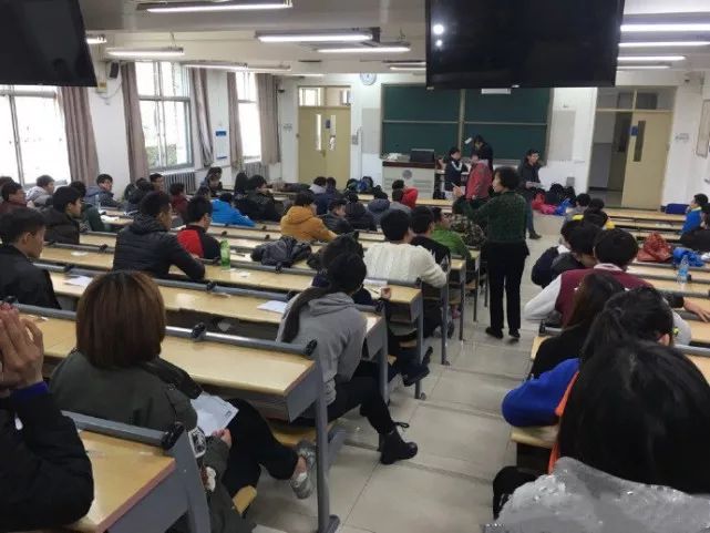 亚洲90后足球小姐：18岁进国家队，考上985研究生，为武汉拿下首个冠军！