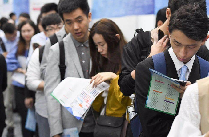 大学期间需要考下来的证书，对毕业后就业很有用，大学生要知道