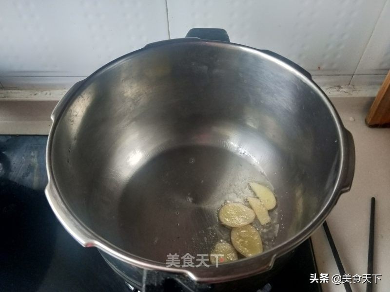 超好吃的米粉来啦！Q弹爽滑，汤鲜味美，酸酸辣辣的超开胃