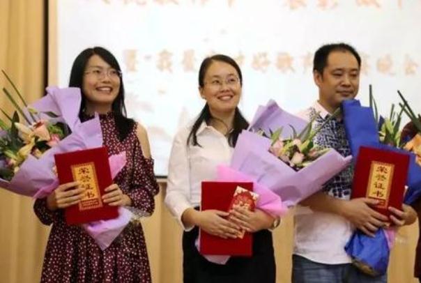 教育部公布教师节主题，老师倍感无奈：这种“教师劫”不过也罢