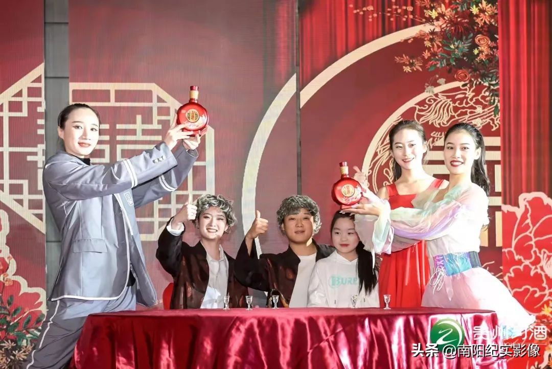 凤凰于飞 喜宴之夜—贵州习酒 习酒喜宴南阳上市发布会圆满成功