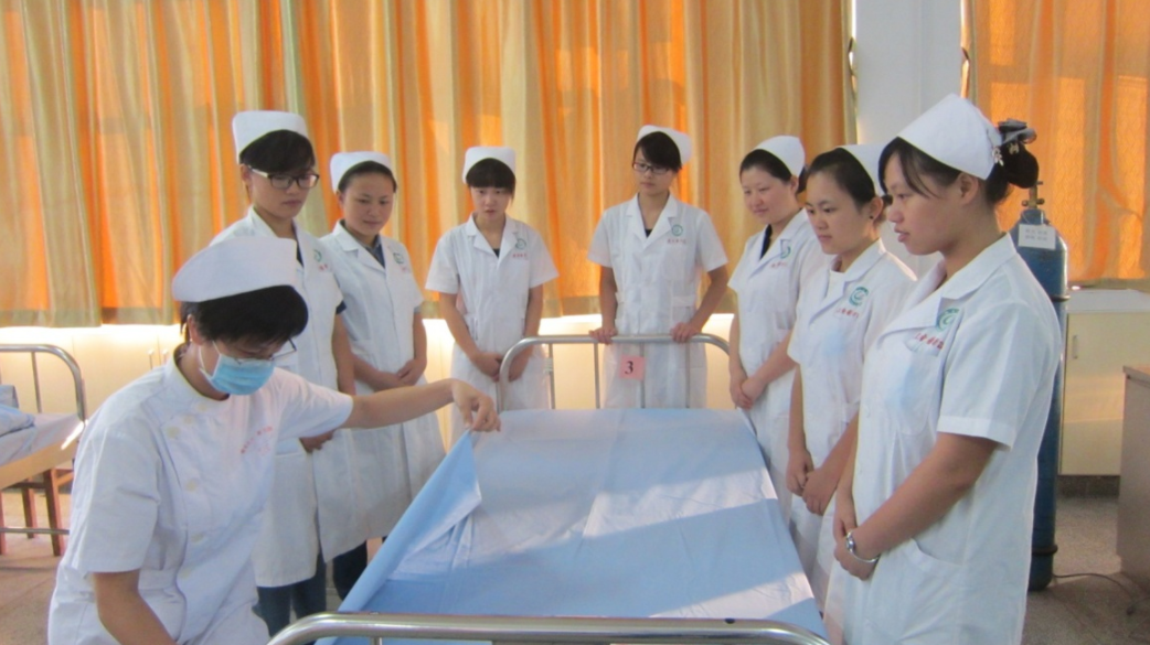 贵州新增一所大学首届招生遇冷，不怪学生不愿报，名字起得太随意