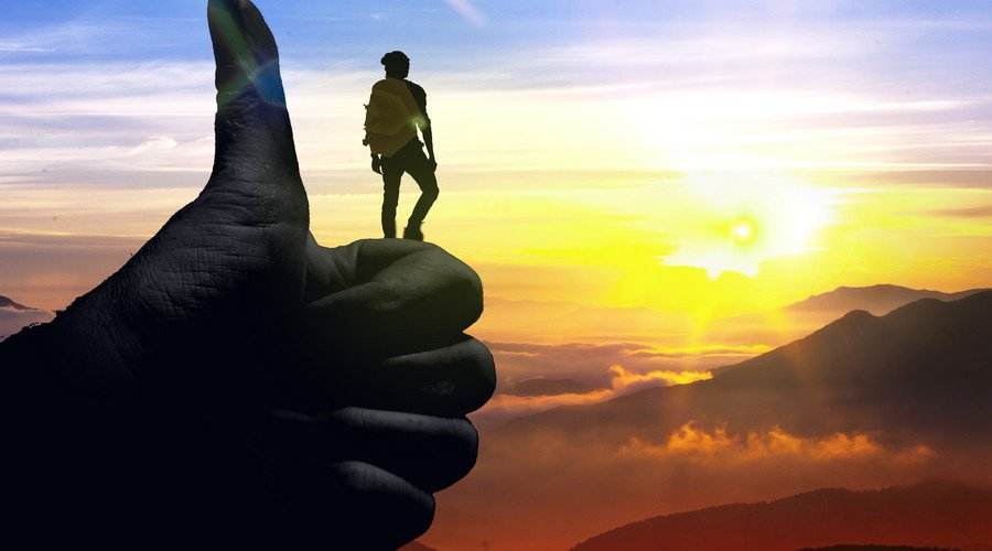 苦难与成功无关：湖南文科第一名，带着妈妈遗照上清华报到