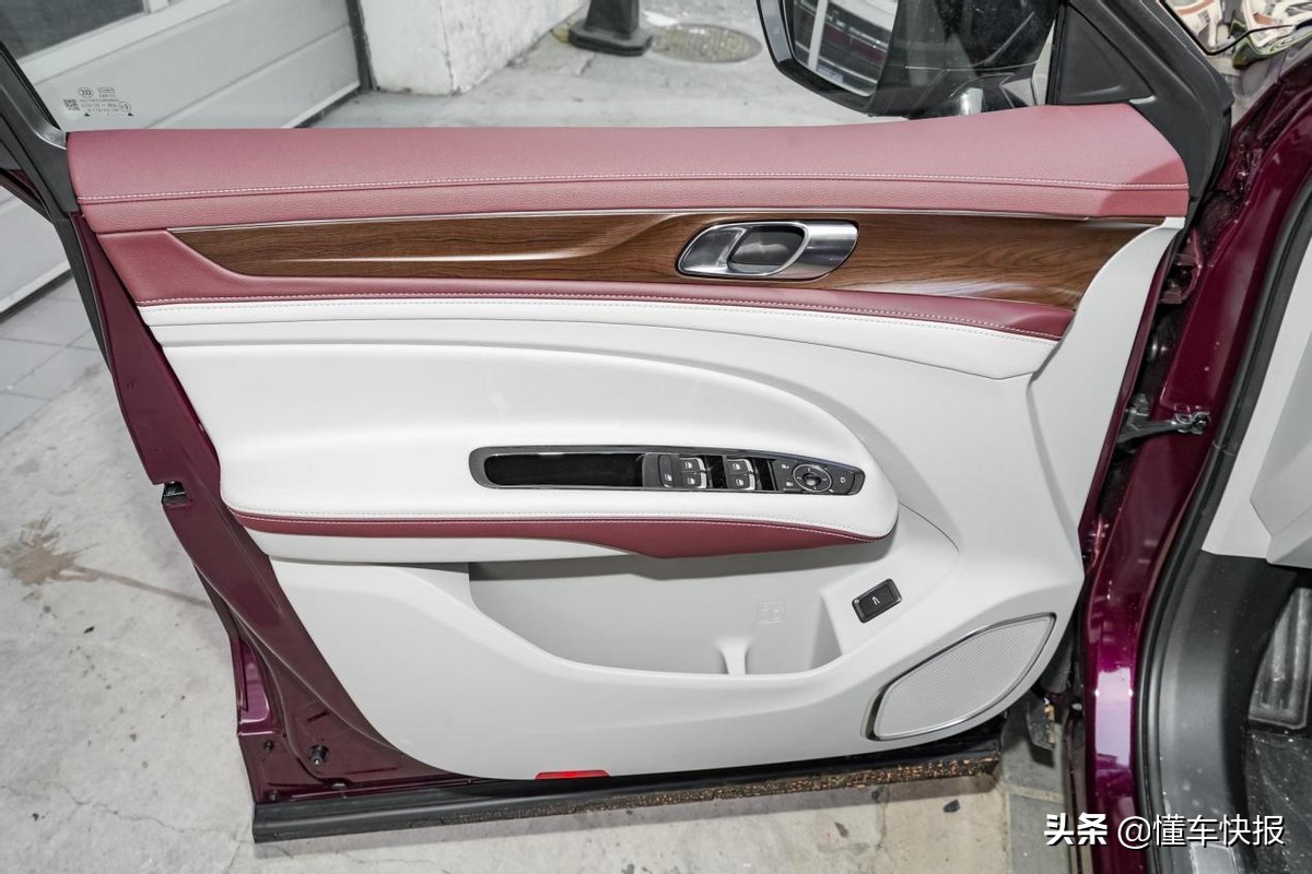 合资+6座+2.0T+中大型SUV，一文带你了解福特领裕