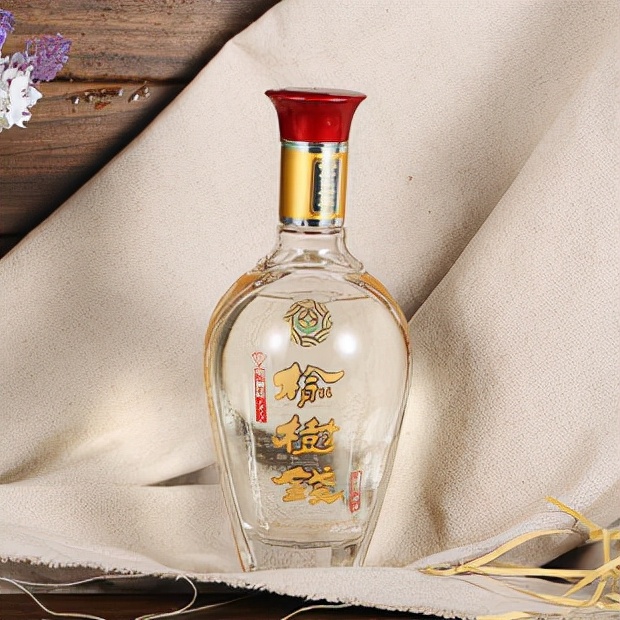 榆树钱酒——浓兼复合型白酒