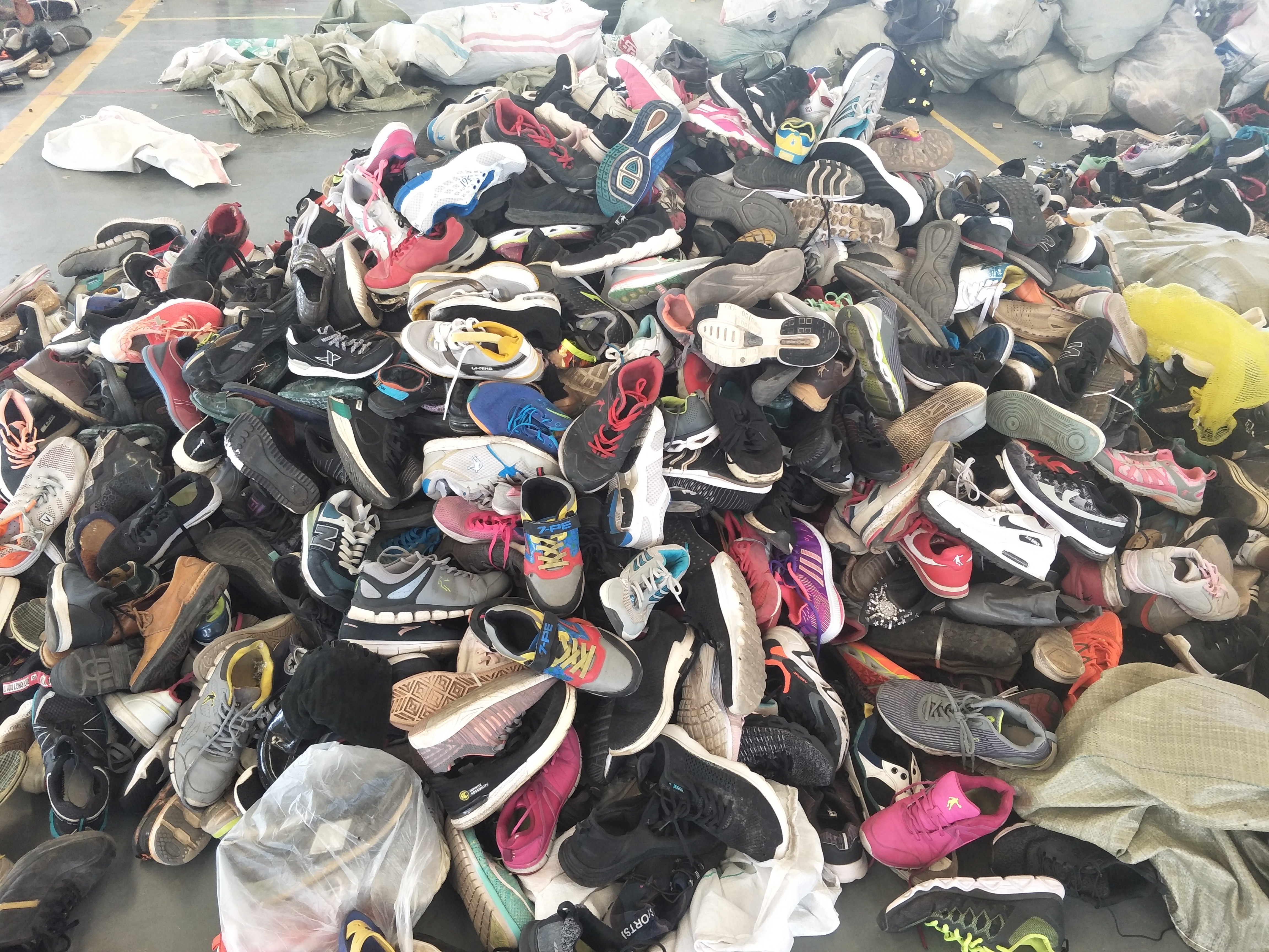 收旧衣服怎么赚钱往哪卖卖给谁及渠道详解