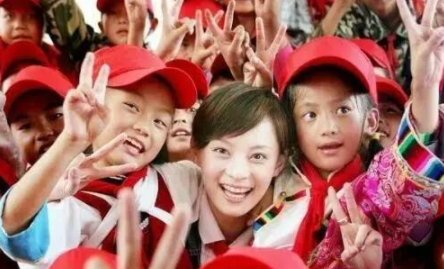 19年前，孙俪资助了“白眼狼”向海清，但她从未想过，会走到今天