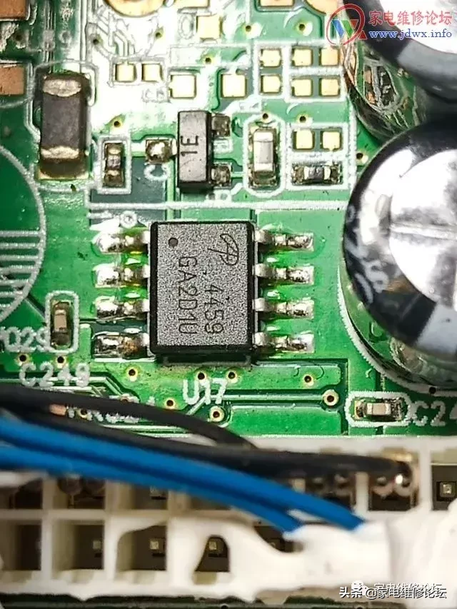 海尔液晶电视L40F6暗灰屏有伴音的维修随笔