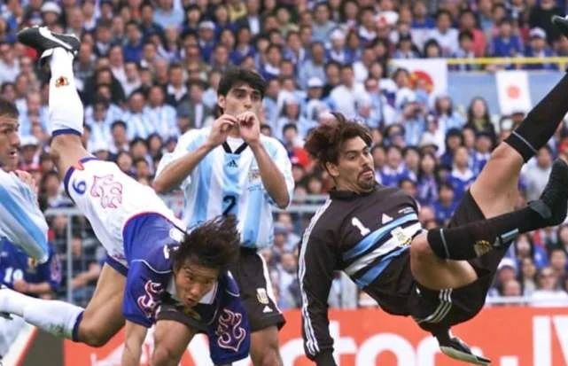 鲁斯图为什么没参加2006年世界杯(谁是世界杯历史上日本队的最佳9号？一人骨折后仍创造神迹)