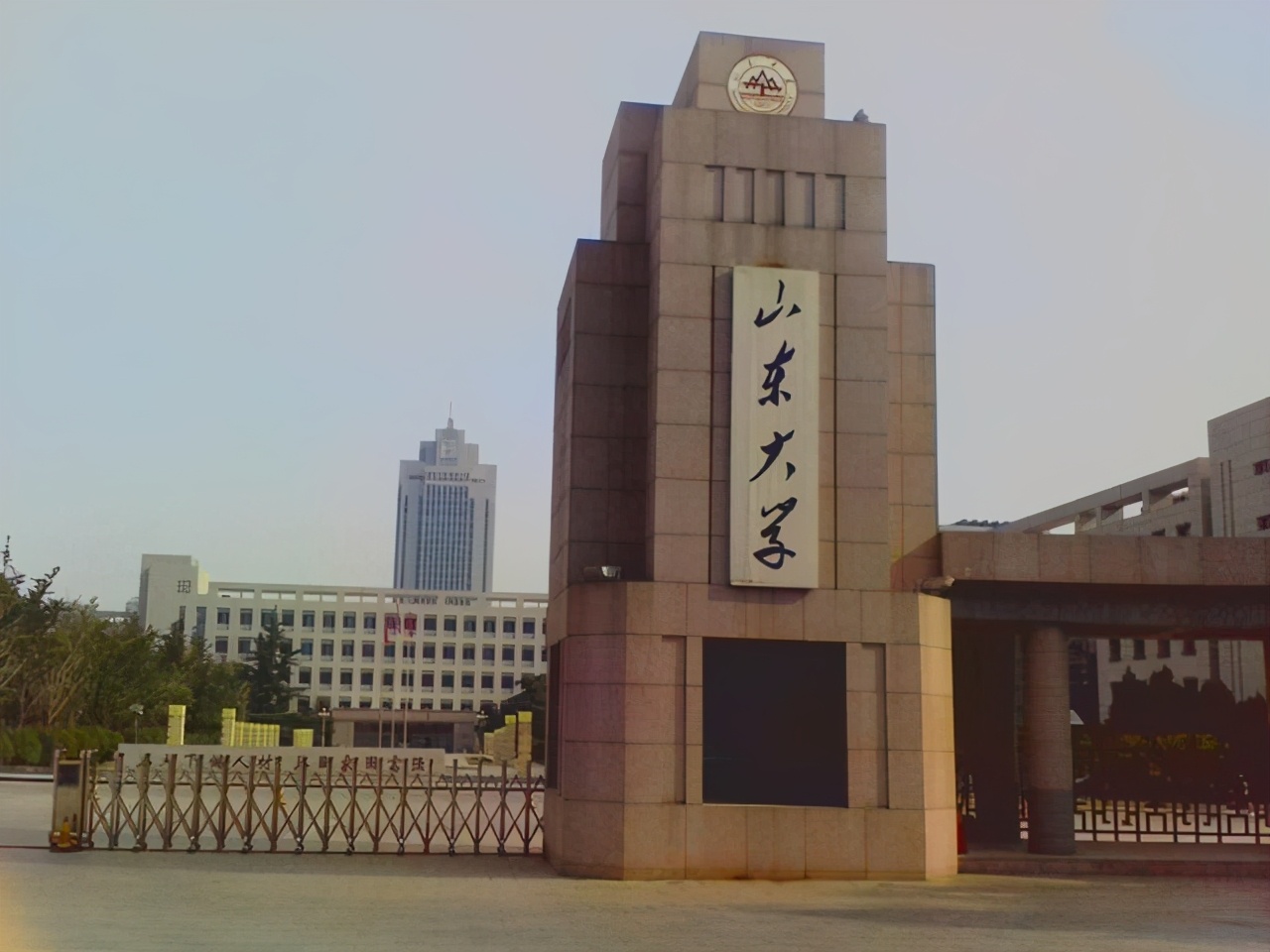 这几个城市，GDP新晋万亿，却缺一所名声响亮的大学