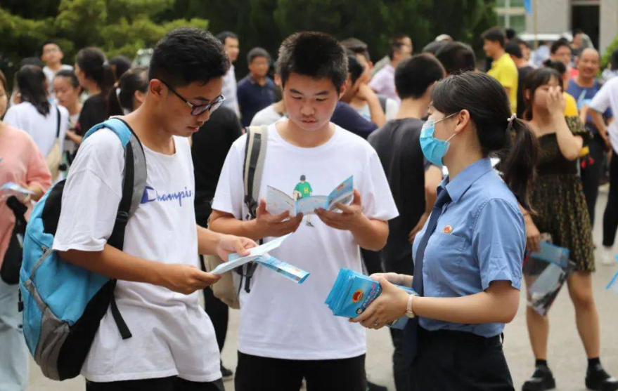 辽宁这所大学退步明显，曾是全国重点高校，如今没落为普通本科