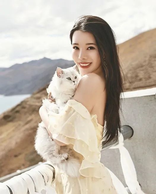 顶级名媛余晚晚：她是名媛圈当之无愧的C位，与何超莲是闺蜜