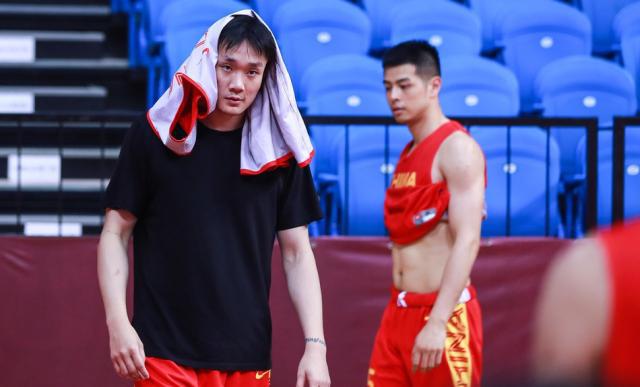 丁彦雨航为什么能打nba(深度解析：丁彦雨航因何放弃NBA之梦，采访时回应球迷深感惋惜)