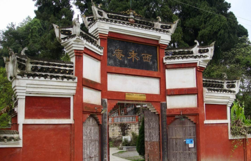 13岁出家，15岁考大学，23岁成最年轻住持：面相慈悲清秀