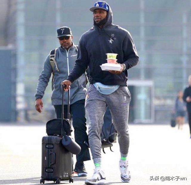 nba坐飞机为什么带盒饭(为什么NBA球员去客场比赛，还会自带盒饭？看完长见识了)