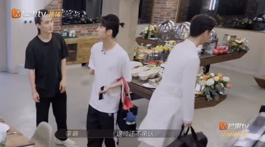 《披荆斩棘的哥哥》宝藏男孩李响：微表情秒打脸，幽默感让人笑喷