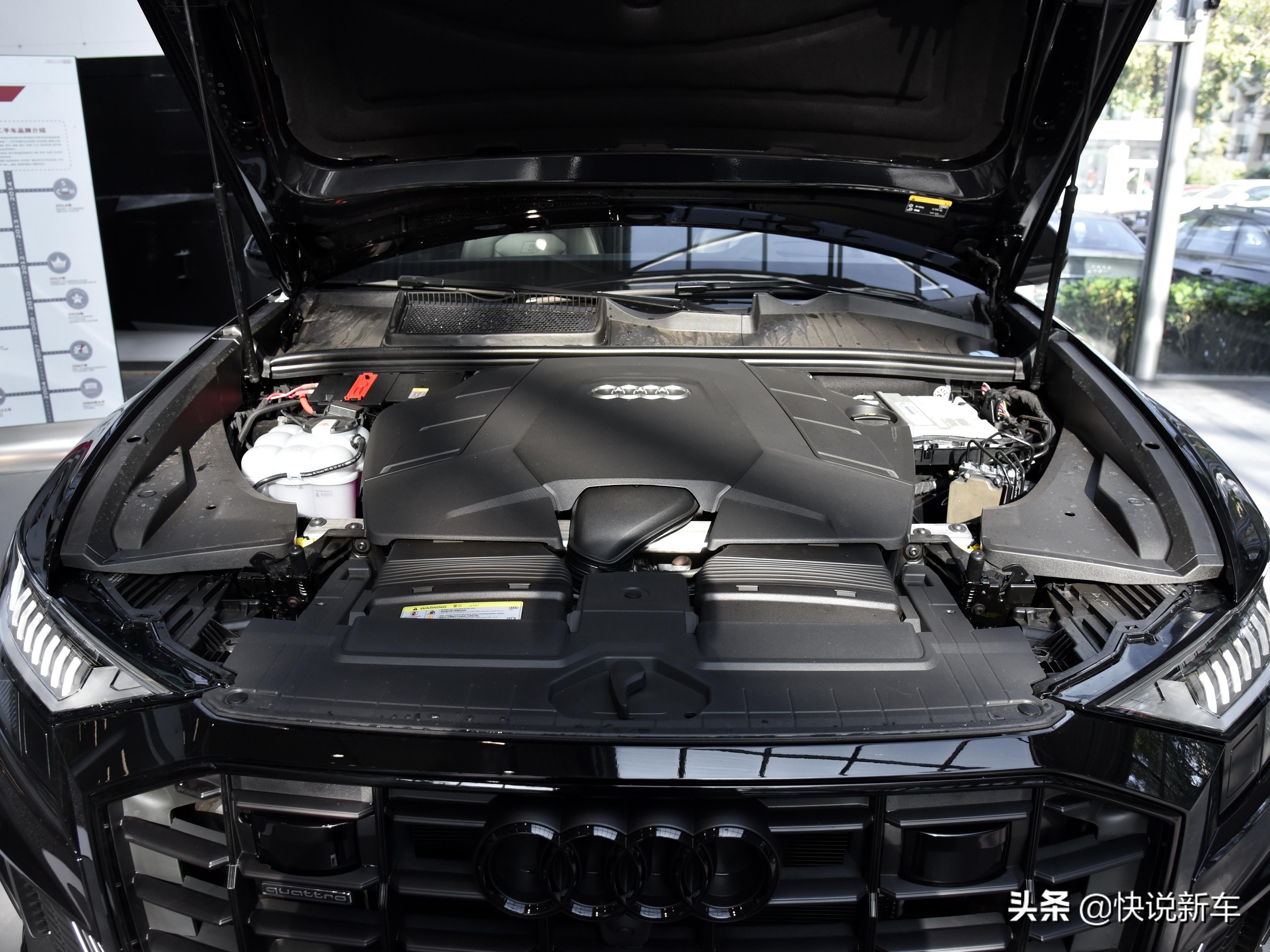 3.0T+300马力，空间内饰双豪华，实拍奥迪Q8