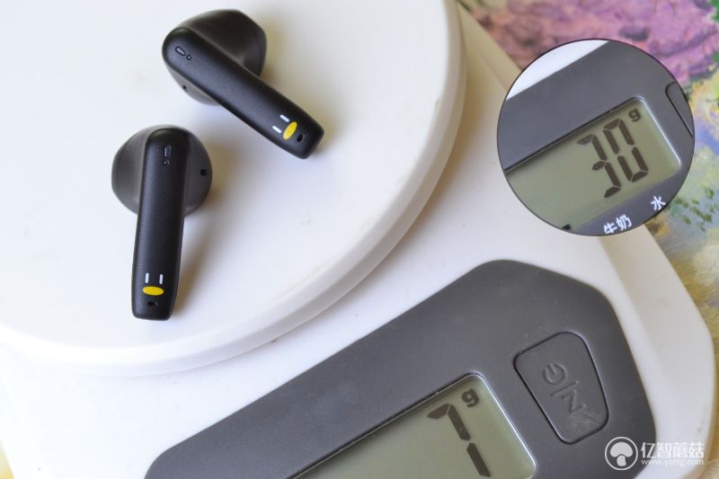 Liavs联名腾讯怪奇鹅 体验一回无线蓝牙耳机