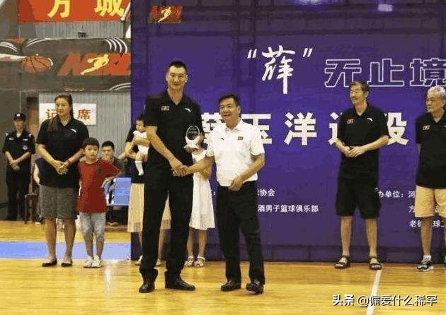 cba为什么有援疆队(NBA中国人之薛玉洋：03黄金一代被NBA选中 篮协拒绝放行 分配援疆)